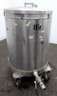 Used Tank, 100 Gallon, 304 Stainless Steel, Vertical. Approximate 31