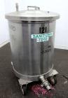 Used Tank, 100 Gallon, 304 Stainless Steel, Vertical. Approximate 31