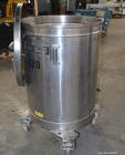 Used Tank, 100 Gallon, 304 Stainless Steel, Vertical. Approximate 31