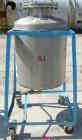 Used O.G. Kelley Co. Pressure Tank, 55 gallon, 304 stainless steel, vertical. 24'' diameter x 27'' straight side, dished top and bottom. Internal rated 50 psi at 300 deg F. Openings: top 10'' with co...