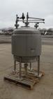 Used Paul Mueller Pressure Tank, 100 Gallon, 304 Stainless Steel, Vertical.