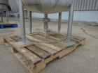 Used Paul Mueller Pressure Tank, 100 Gallon, 304 Stainless Steel, Vertical.
