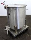 Used Water Cooling Corporation Tank, 100 Gallons, 304 Stainless Steel, Vertical. Approximately 31