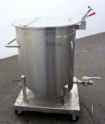Used Water Cooling Corporation Tank, 100 Gallons, 304 Stainless Steel, Vertical. Approximately 31
