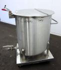 Used- Water Cooling Corporation Tank, 100 Gallon, 304 Stainless Steel, Vertical. Approximately 31