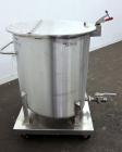 Used- Water Cooling Corporation Tank, 100 Gallon, 304 Stainless Steel, Vertical. Approximately 31