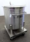 Used Water Cooling Corporation Tank, 100 Gallon, 304 Stainless Steel, Vertical. Approximately 31