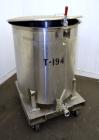 Used Water Cooling Corporation Tank, 100 Gallon, 304 Stainless Steel, Vertical. Approximately 31