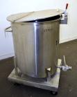 Used Water Cooling Corporation Tank, 100 Gallon, 304 Stainless Steel, Vertical. Approximately 31