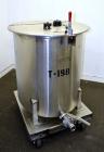 Used Water Cooling Corporation Tank, 100 Gallon, 304 Stainless Steel, Vertical. Approximately 31