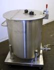 Used Water Cooling Corporation Tank, 100 Gallon, 304 Stainless Steel, Vertical. Approximately 31
