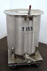 Used Water Cooling Corporation Tank, 100 Gallon, 304 Stainless Steel, Vertical. Approximately 31
