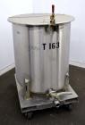 Used Water Cooling Corporation Tank, 100 Gallon, 304 Stainless Steel, Vertical. Approximately 31