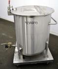 Used Water Cooling Corporation Tank, 100 Gallon, 304 Stainless Steel, Vertical. Approximately 31