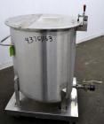 Used Water Cooling Corporation Tank, 100 Gallon, 304 Stainless Steel, Vertical. Approximately 31