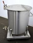 Used Water Cooling Corporation Tank, 100 Gallon, 304 Stainless Steel, Vertical. Approximately 31