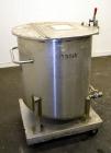 Used Water Cooling Corporation Tank, 100 Gallon, 304 Stainless Steel, Vertical. Approximately 31