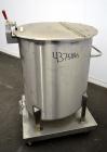 Used Water Cooling Corporation Tank, 100 Gallon, 304 Stainless Steel, Vertical. Approximately 31