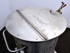 Used Water Cooling Corporation Tank, 100 Gallon, 304 Stainless Steel, Vertical. Approximately 31