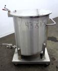 Used Water Cooling Corporation Tank, 100 Gallon, 304 Stainless Steel, Vertical. Approximately 31