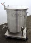 Used Water Cooling Corporation Tank, 100 Gallon, 304 Stainless Steel, Vertical. Approximately 31
