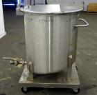 Used- Water Cooling Corporation Tank, 100 Gallon, 304 Stainless Steel, Vertical. Approximately 31