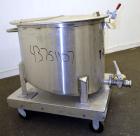 Used Water Cooling Corporation Tank, 60 Gallon, 304 Stainless Steel, Vertical. Approximately 30-1/2