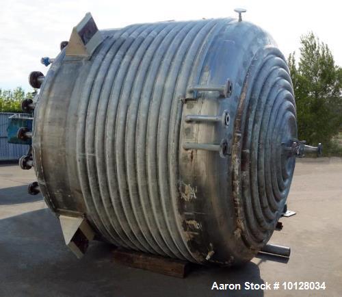 Used 3,000 Gallon Vertical Stainless Steel Jacketed Mix Tank. 108" diameter x 74" straight side dished top and bottom. 316 stainless steel tank with Chemineer agitator. Unit has 3" half pipe jacketed...