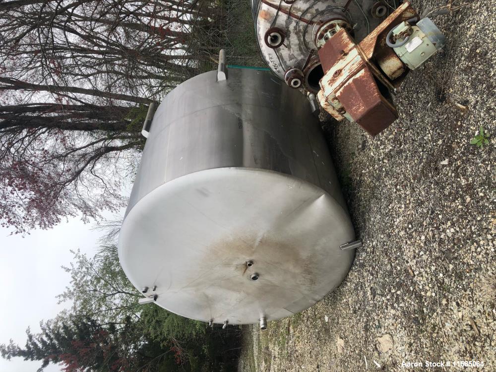 Used- Approx. 3500 Gallon Stainless Steel Sanitary Vertical Tank