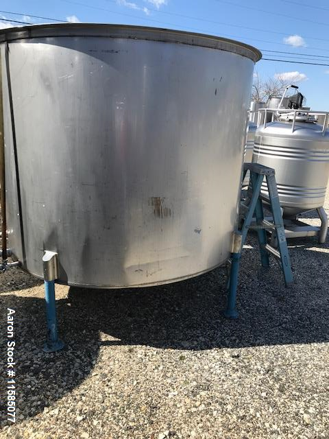 Used-1000 Gallon (approximately) Vertical Stainless Steel Tank