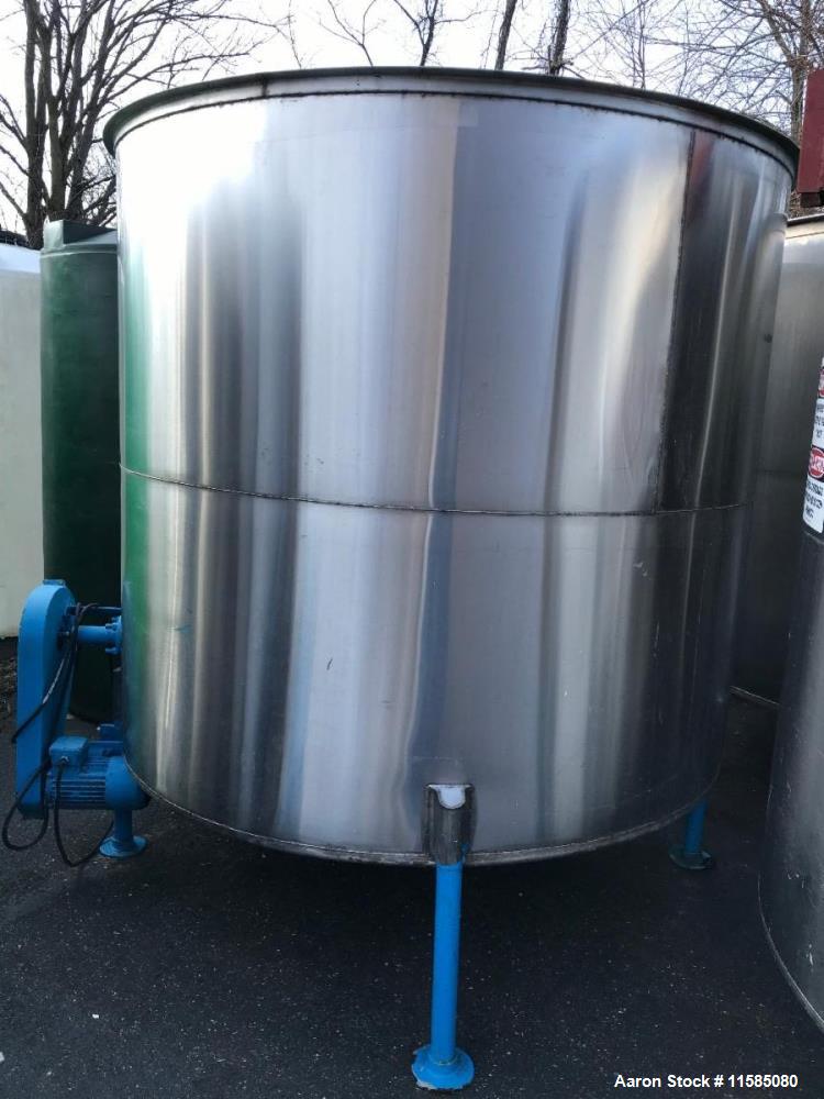 Used- 2000 Gallon Vertical Stainless Steel Mix Tank