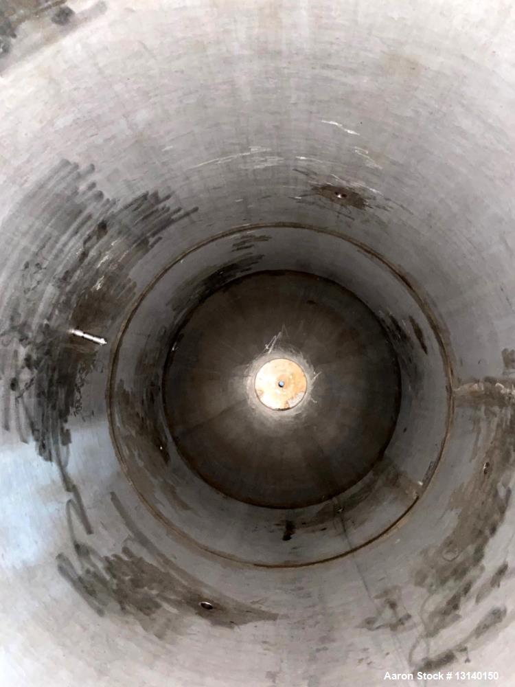 ExceleTech Inc. Approximately 2500 Gallon 304 Stainless Steel Vertical Pre