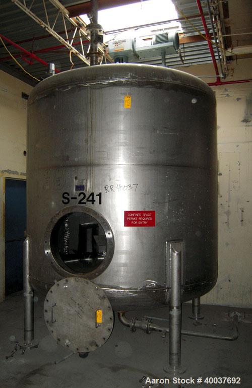 Used- Douglas Brothers Pressure Tank, 3000 gallon, Stainless steel, Vertical. Approximately 96" diameter x 84" straight side...