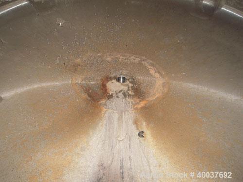 Used Douglas Brothers Pressure Tank, 3000 gallon, Stainless steel, Vertical. Approximately 96" diameter x 84" straight side, dished top and bottom. Internal rated 15 psi at 325 deg.f.. Top entering P...