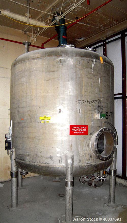 Used P.X. Engineering Tank, 2000 gallon, Stainless steel, Vertical. Approximately 84" diameter x 72" straight side, dished top and bottom. Top entering Cleveland agitator, model FGBS4, approximate 2"...