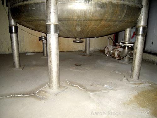 Used P.X. Engineering Tank, 2000 gallon, Stainless steel, Vertical. Approximately 84" diameter x 72" straight side, dished top and bottom. Top entering Cleveland agitator, model FGBS4, approximate 2"...