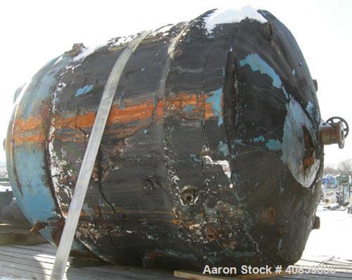 Used Tank, 1000 Gallon, 316 Stainless Steel, Vertical. 64" diameter x 64" straight side.  Dish top and bottom. Openings:  Top 18" manway with plastic cover, 2", (2) 4", 2 1/2", 4" drive, 8";  3" cent...