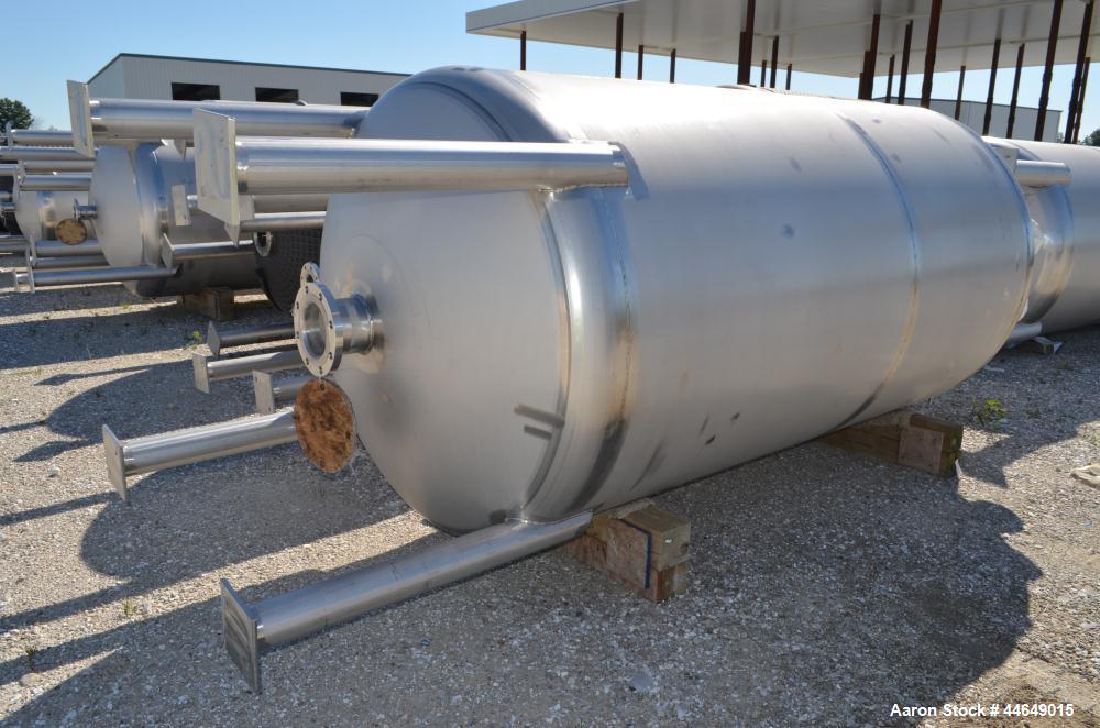 Unused- Holloway America Pressure Tank, 1200 Gallon, 316L Stainless Steel, Vertical. Approximate 60" diameter x 100" straight side, dished top and bottom. Internal rated 90 psi at -20 to 500 degrees ...