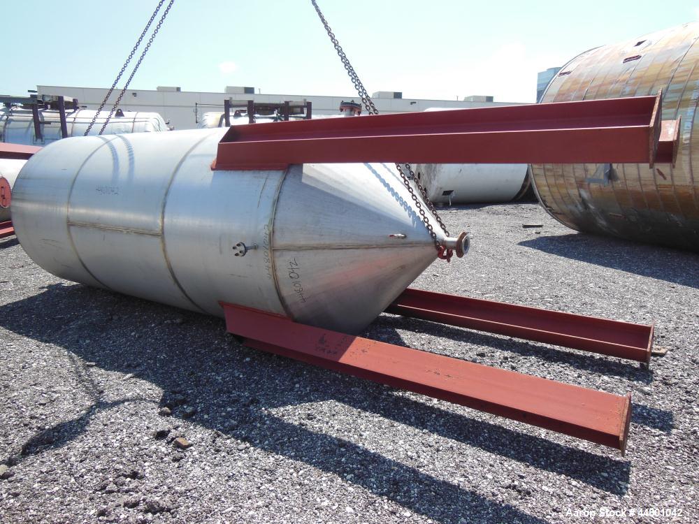 Used Par Piping & Fabrication Tank, 2500 Gallon, 321 Stainless Steel, Vertical. 72" Diameter x 144" straight side, coned top & bottom, (1) spray nozzle. Openings top (2) 2", 6", 19" man way with cove...