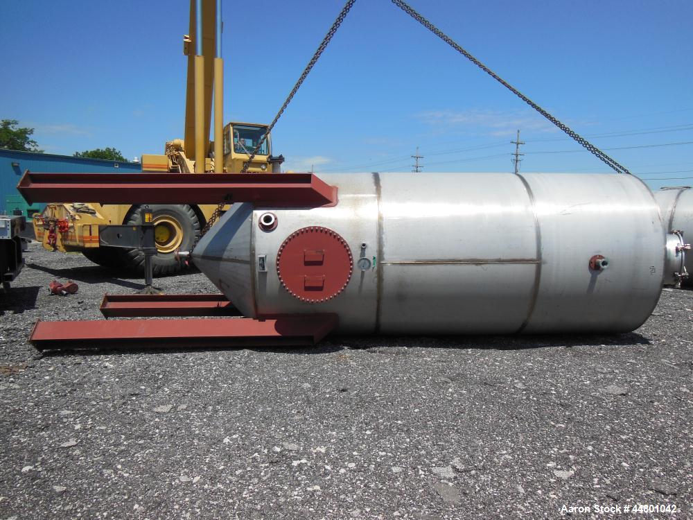 Used Par Piping & Fabrication Tank, 2500 Gallon, 321 Stainless Steel, Vertical. 72" Diameter x 144" straight side, coned top & bottom, (1) spray nozzle. Openings top (2) 2", 6", 19" man way with cove...