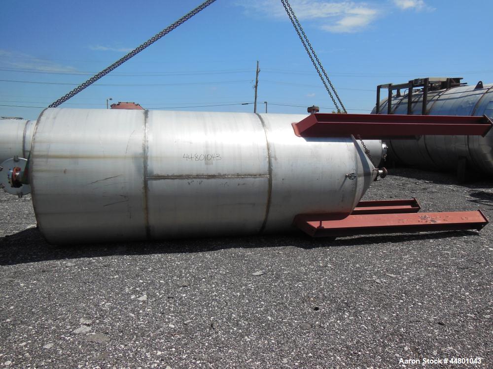 Used Par Piping & Fabrication Tank, 2500 Gallon, 321 Stainless Steel, Vertical. 72" Diameter x 144" straight side, coned top & bottom, (1) spray nozzle. Openings top (2) 2", 6", 19" man way with cove...