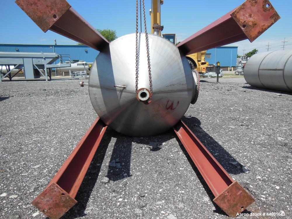 Used Par Piping & Fabrication Tank, 2500 Gallon, 321 Stainless Steel, Vertical. 72" Diameter x 144" straight side, coned top & bottom, (1) spray nozzle. Openings top (2) 2", 6", 19" man way with cove...