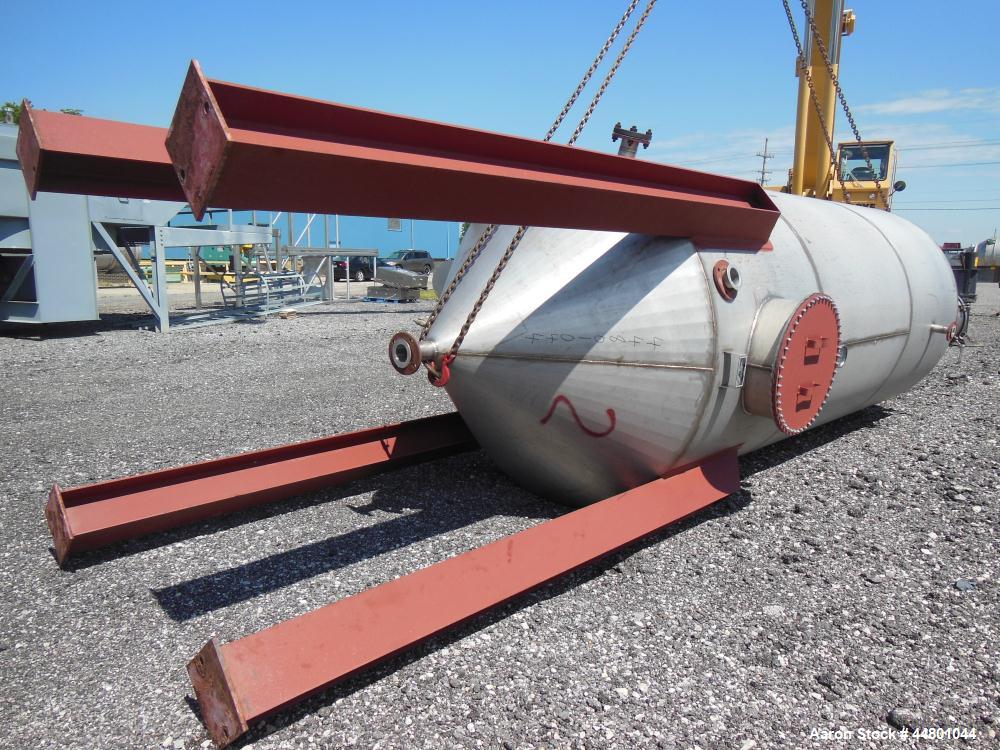 Used Par Piping & Fabrication Tank, 2500 Gallon, 321 Stainless Steel, Vertical. 72" Diameter x 144" straight side, coned top & bottom, (1) spray nozzle. Openings top (2) 2", 6", 19" man way with cove...