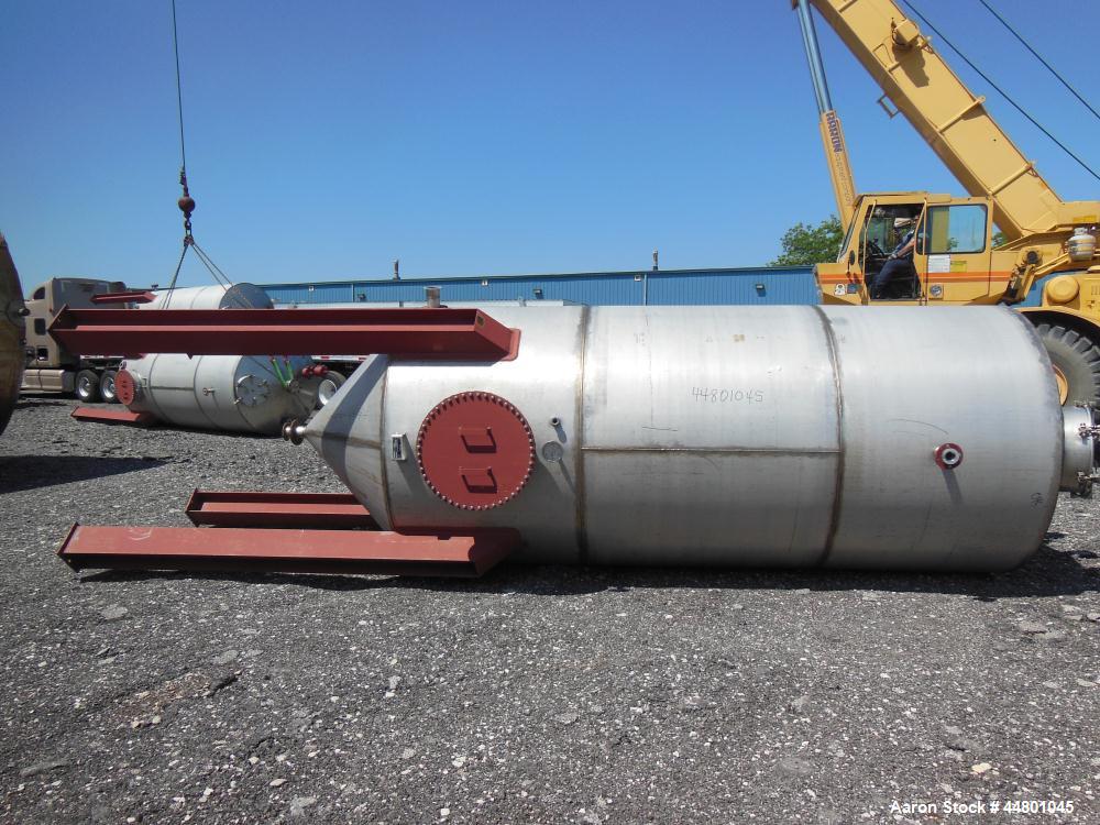 Used Par Piping & Fabrication Tank, 2500 Gallon, 321 Stainless Steel, Vertical. 72" Diameter x 144" straight side, coned top & bottom, (1) spray nozzle. Openings top (2) 2", 6", 19" man way with cove...