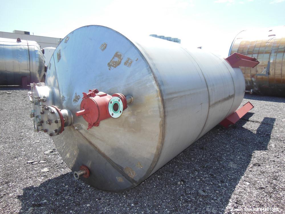 Used Par Piping & Fabrication Tank, 2500 Gallon, 321 Stainless Steel, Vertical. 72" Diameter x 144" straight side, coned top & bottom, (1) spray nozzle. Openings top (2) 2", 6", 19" man way with cove...