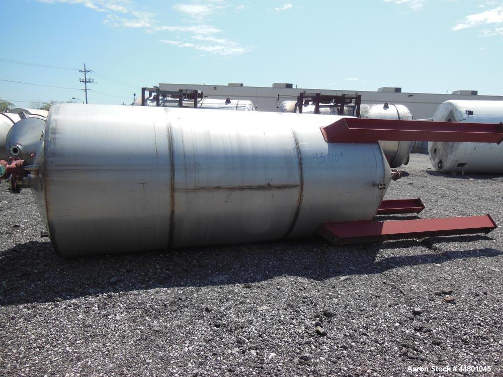 Used Par Piping & Fabrication Tank, 2500 Gallon, 321 Stainless Steel, Vertical. 72" Diameter x 144" straight side, coned top & bottom, (1) spray nozzle. Openings top (2) 2", 6", 19" man way with cove...