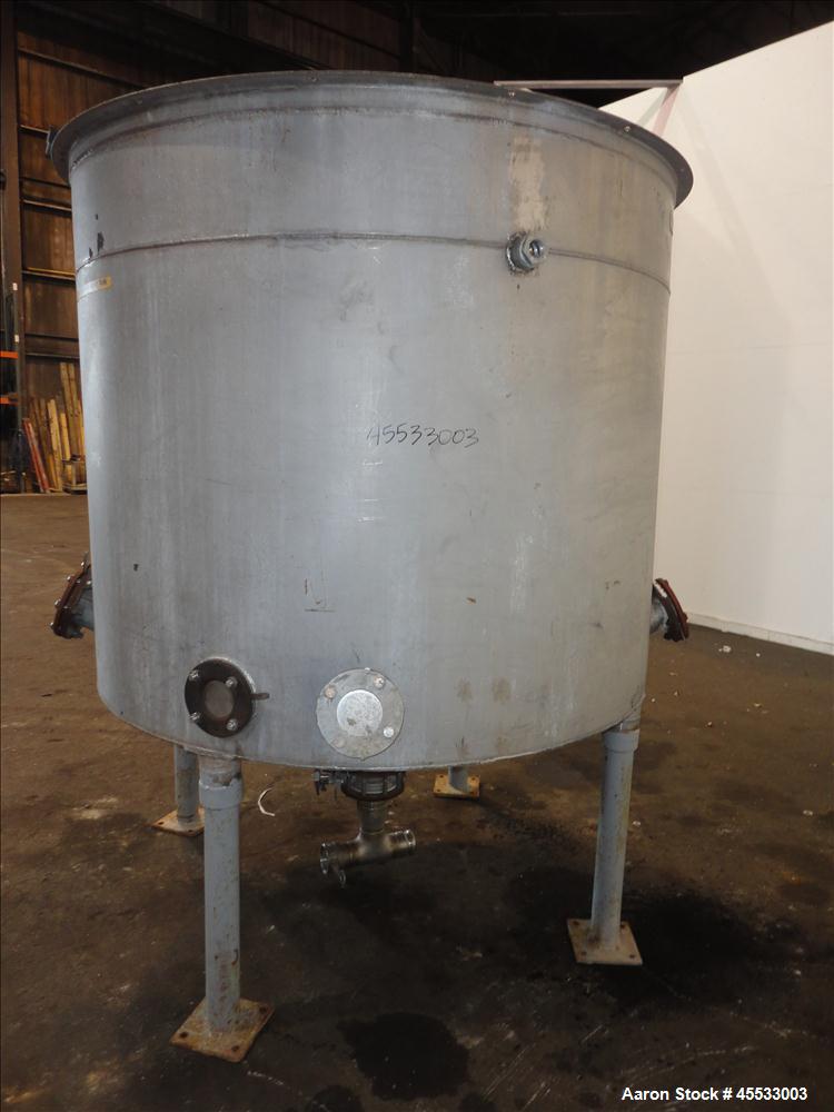 Used- 1000 Gallon Stainless Steel Tank