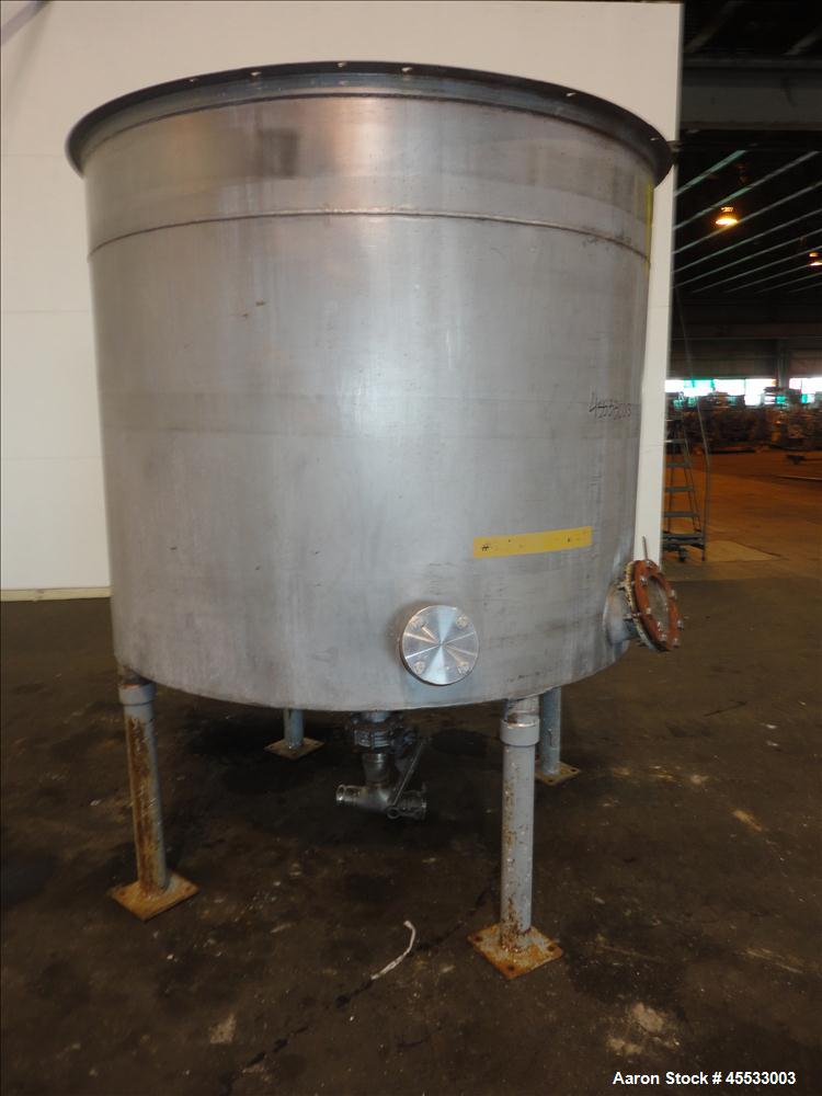 Used 1000 Gallon Stainless Steel Tank