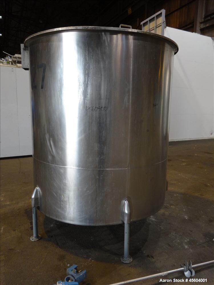 Used 1000 Gallon Stainless Steel Tank