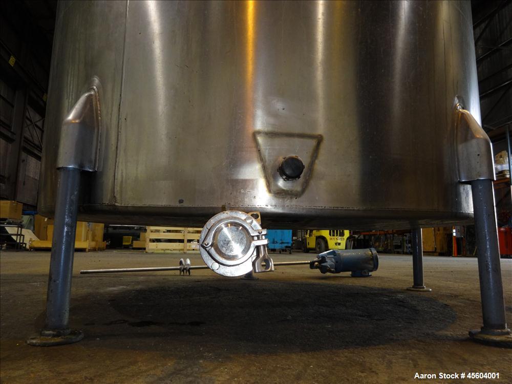 Used 1000 Gallon Stainless Steel Tank